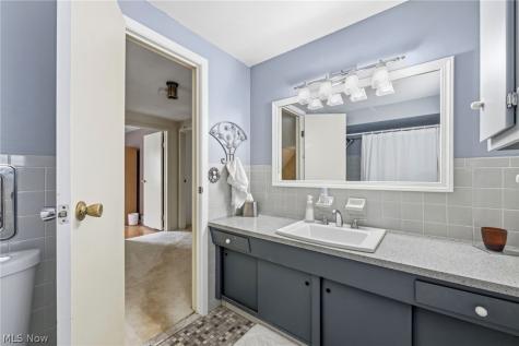 4104 Linnell Road South Euclid OH 44121
