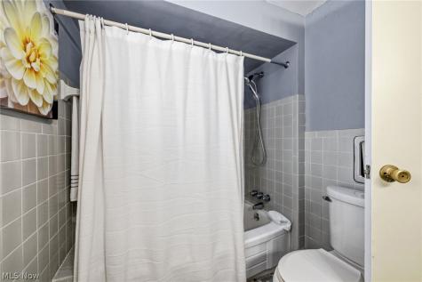 4104 Linnell Road South Euclid OH 44121