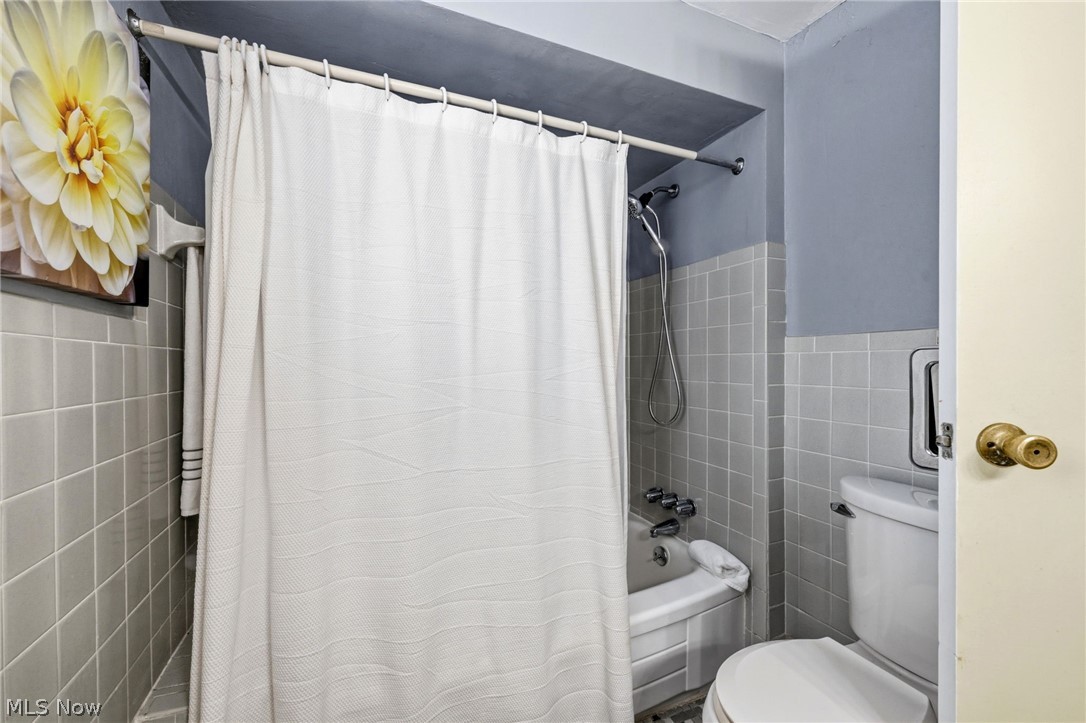 4104 Linnell Road South Euclid OH 44121