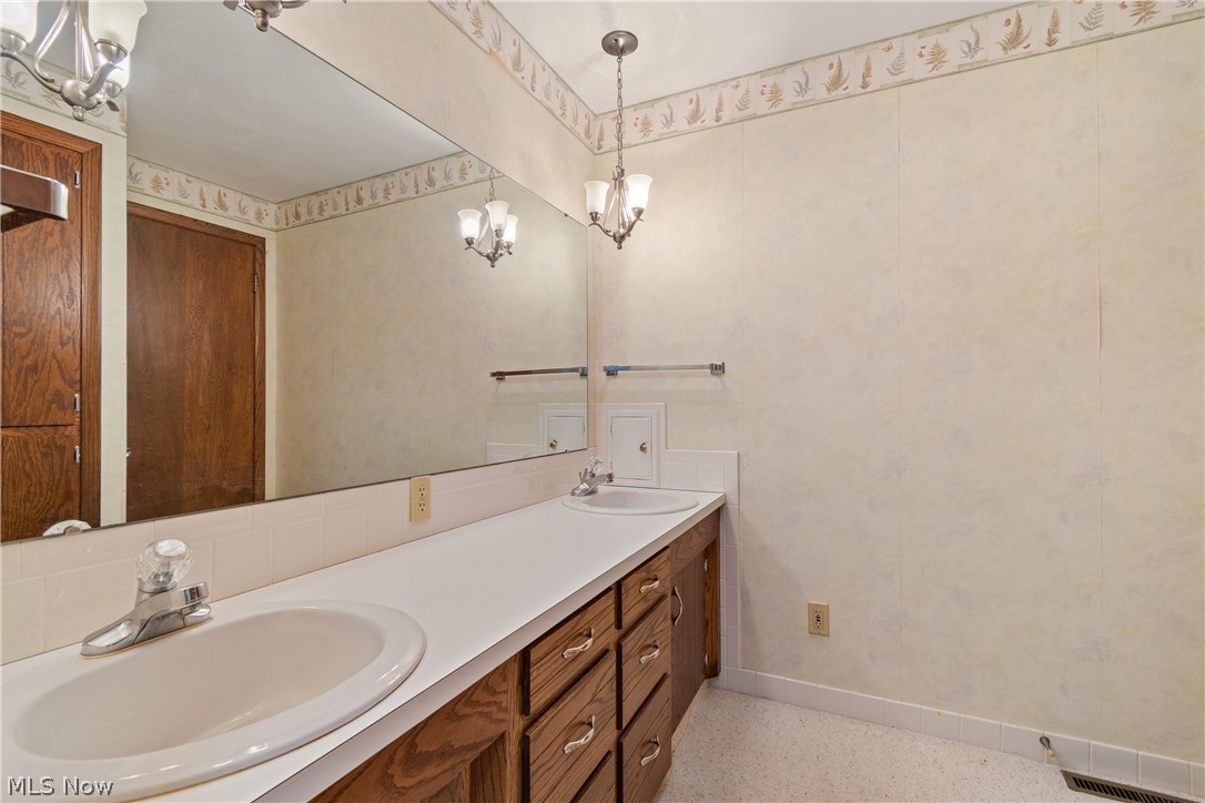 81 Lerue Street Apple Creek OH 44606