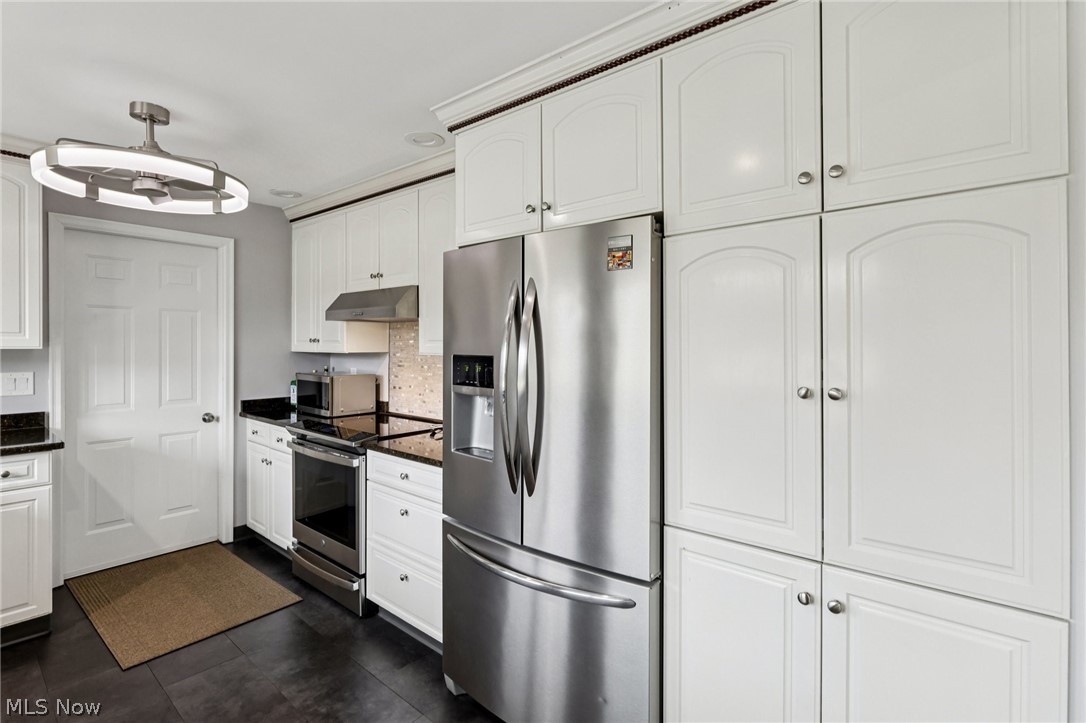 8354 Cloveridge Road Chagrin Falls OH 44022