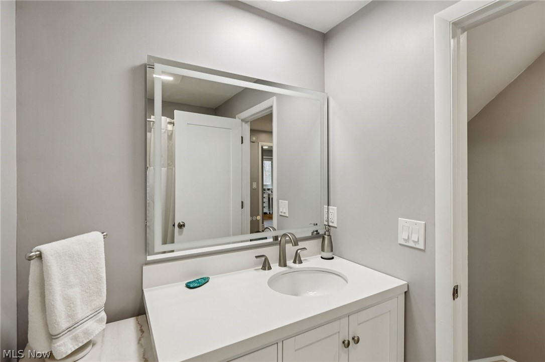 8354 Cloveridge Road Chagrin Falls OH 44022