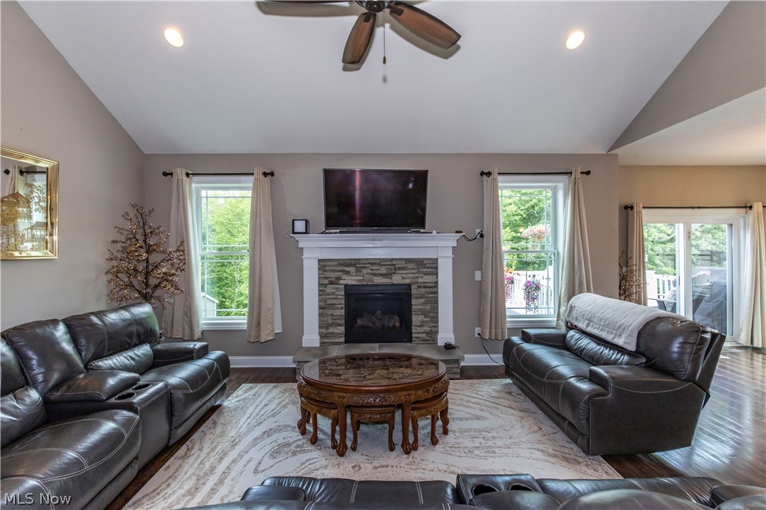 963 Cook Drive Canal Fulton OH 44614