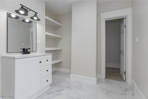 2190 E 86th Street Cleveland OH 44106