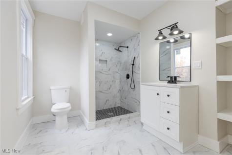 2190 E 86th Street Cleveland OH 44106