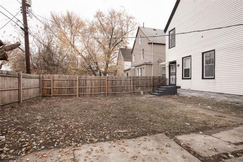 2190 E 86th Street Cleveland OH 44106