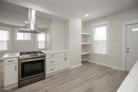 2190 E 86th Street Cleveland OH 44106