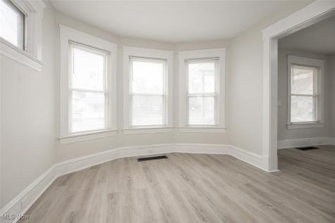 2190 E 86th Street Cleveland OH 44106