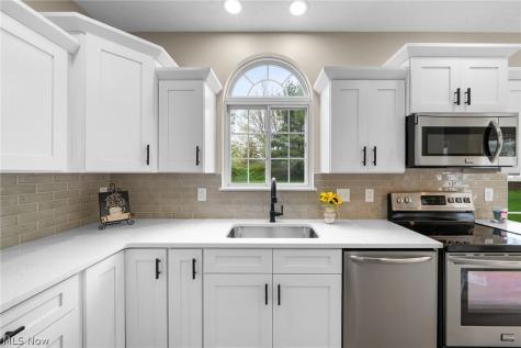 116 Vista Court North Olmsted OH 44070