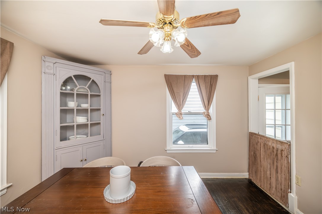 727 Meadowbrook Avenue SE Warren OH 44484