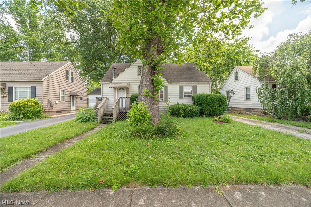 727 Meadowbrook Avenue SE Warren OH 44484