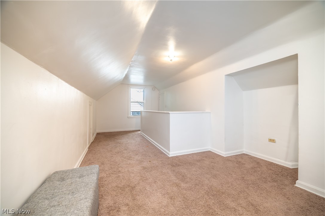727 Meadowbrook Avenue SE Warren OH 44484
