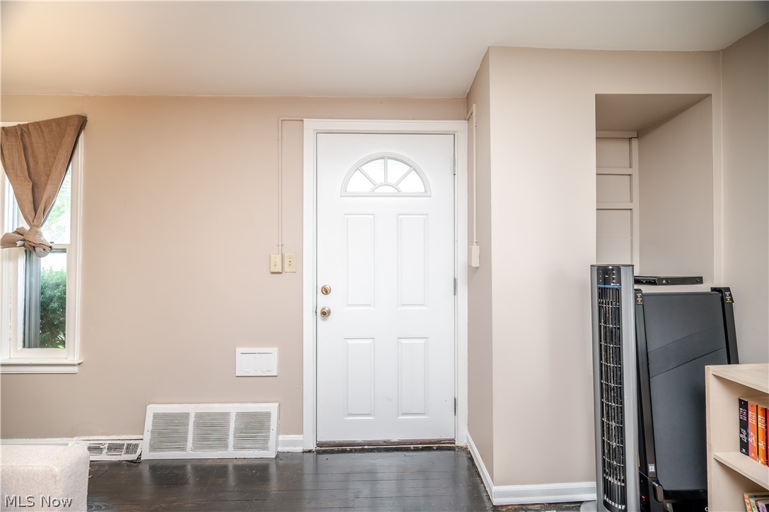 727 Meadowbrook Avenue SE Warren OH 44484