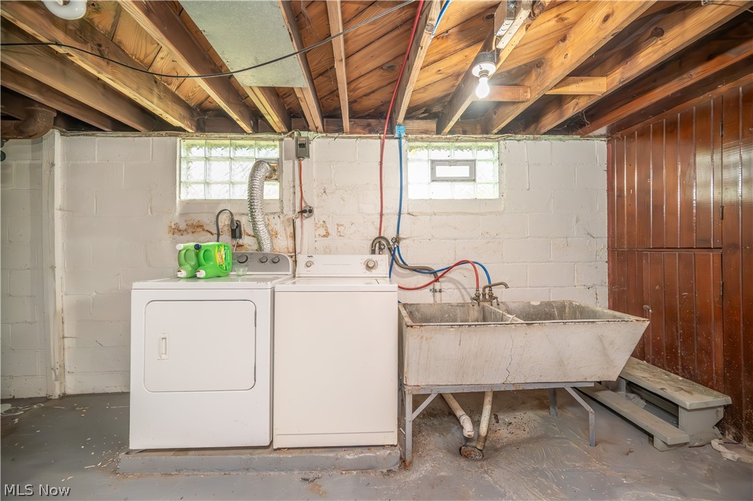 727 Meadowbrook Avenue SE Warren OH 44484
