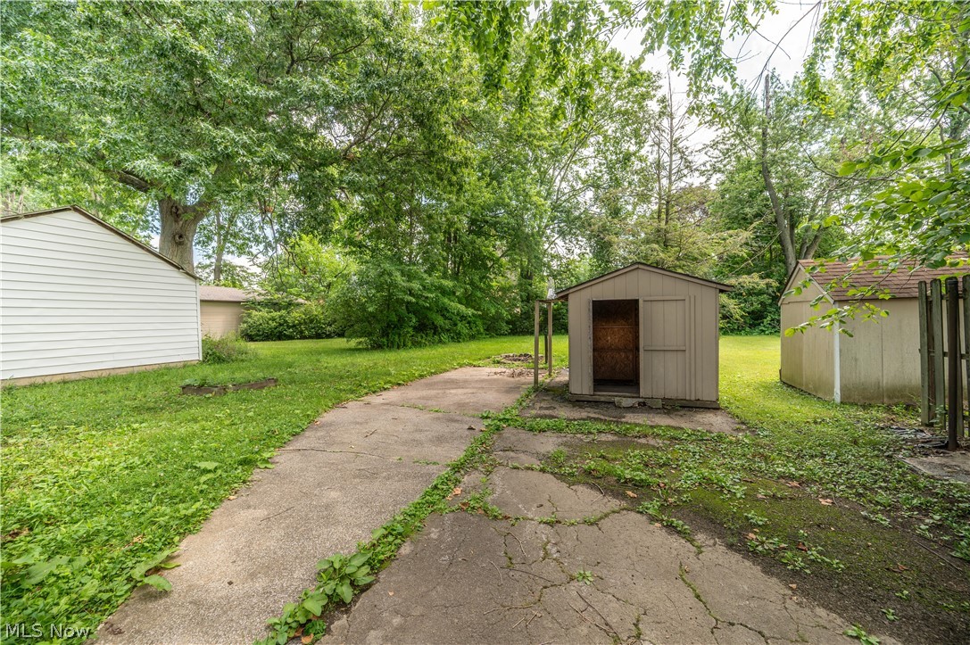 727 Meadowbrook Avenue SE Warren OH 44484