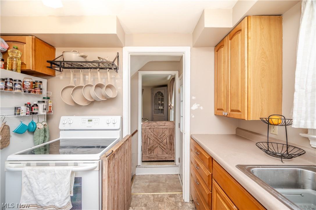 727 Meadowbrook Avenue SE Warren OH 44484