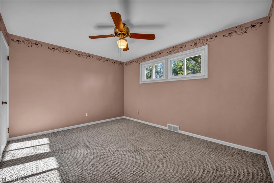 5843 Louise Avenue NW Champion OH 44483