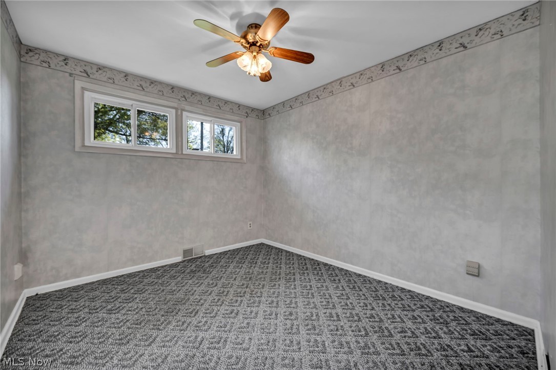 5843 Louise Avenue NW Champion OH 44483