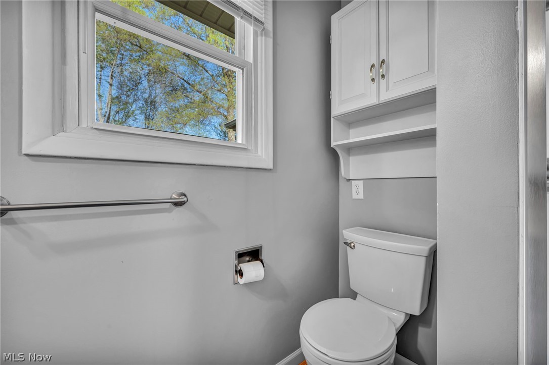 5843 Louise Avenue NW Champion OH 44483