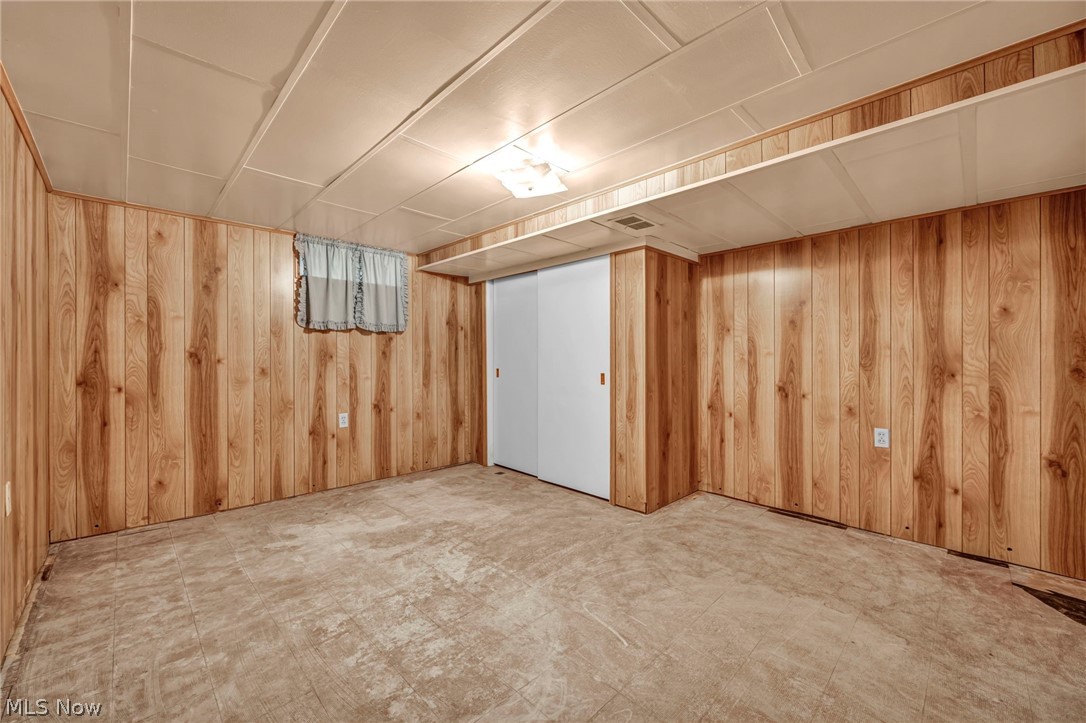5843 Louise Avenue NW Champion OH 44483