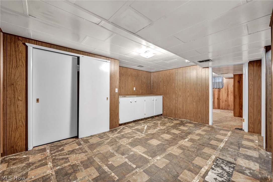 5843 Louise Avenue NW Champion OH 44483