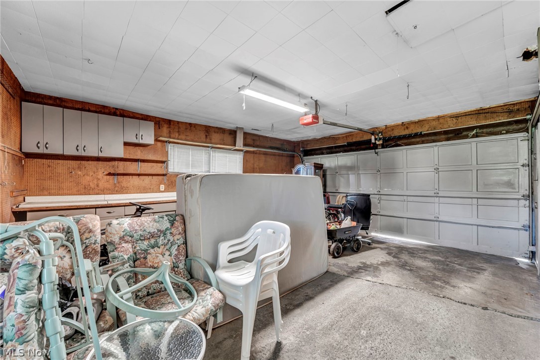 5843 Louise Avenue NW Champion OH 44483