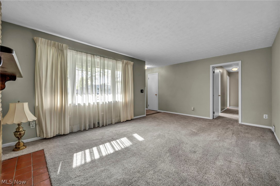5843 Louise Avenue NW Champion OH 44483