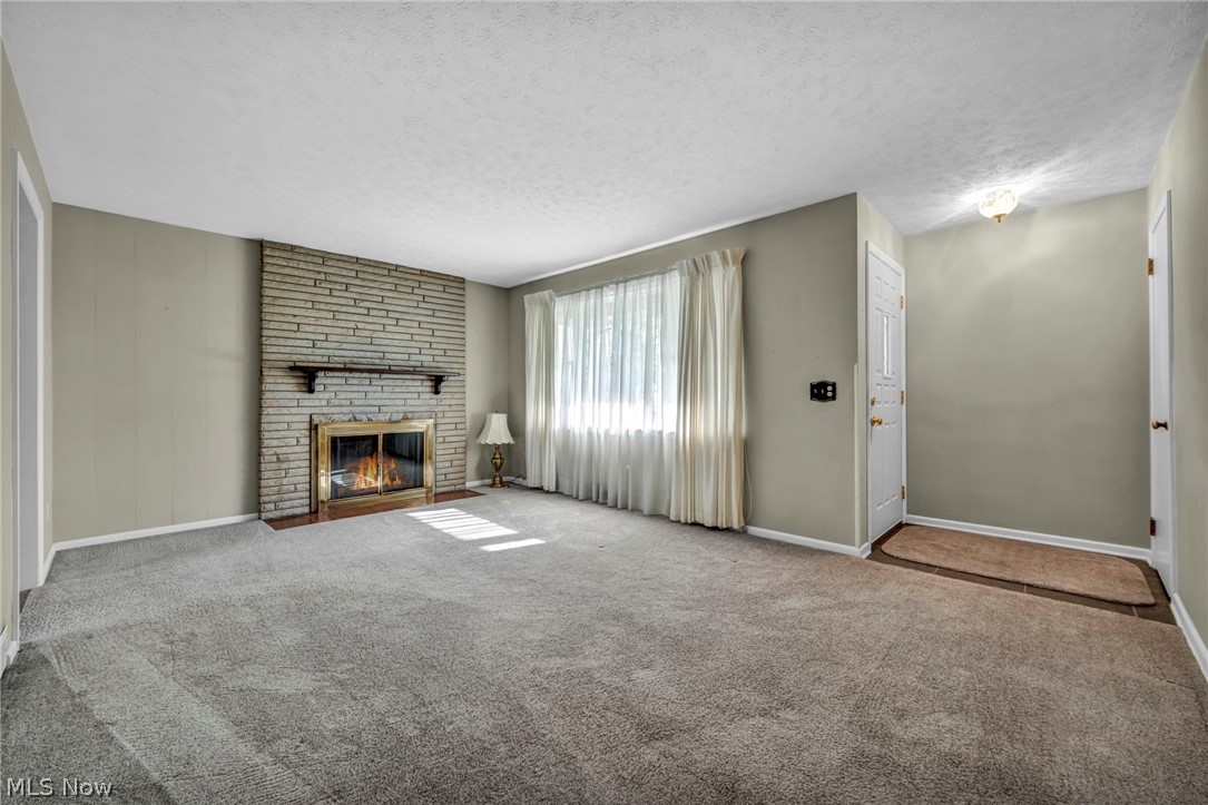 5843 Louise Avenue NW Champion OH 44483