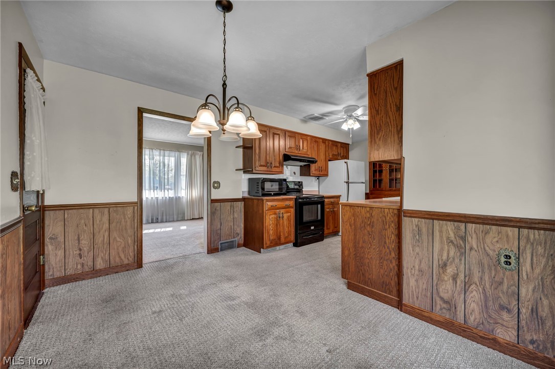 5843 Louise Avenue NW Champion OH 44483
