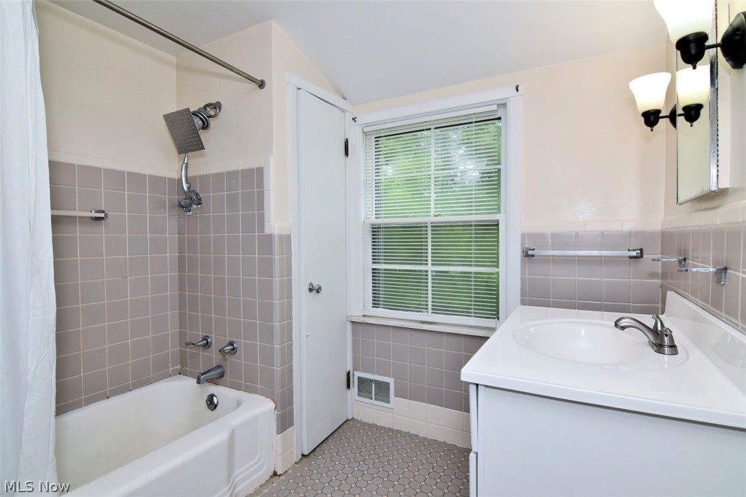 1446 Westover Road Cleveland Heights OH 44118