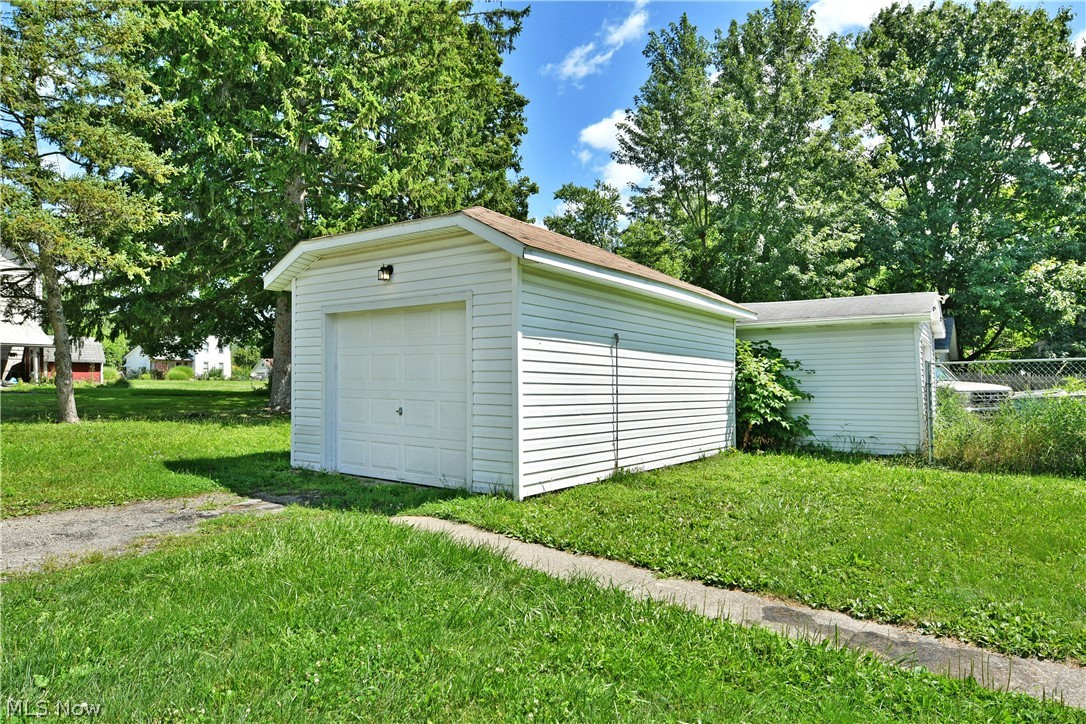 1157 Mckinley Street NE Warren OH 44483