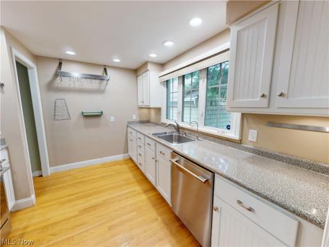34 E 211th Street Euclid OH 44123