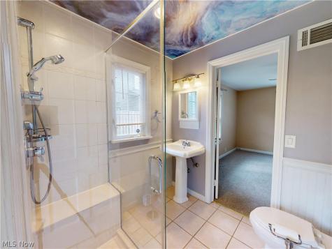 34 E 211th Street Euclid OH 44123