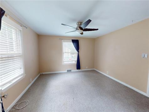 34 E 211th Street Euclid OH 44123