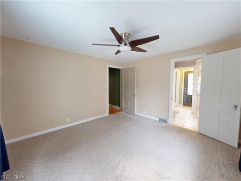 34 E 211th Street Euclid OH 44123