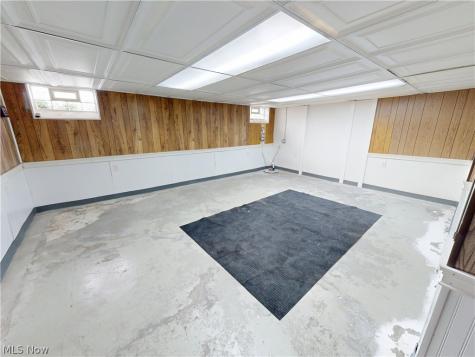 34 E 211th Street Euclid OH 44123