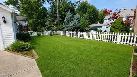 34 E 211th Street Euclid OH 44123