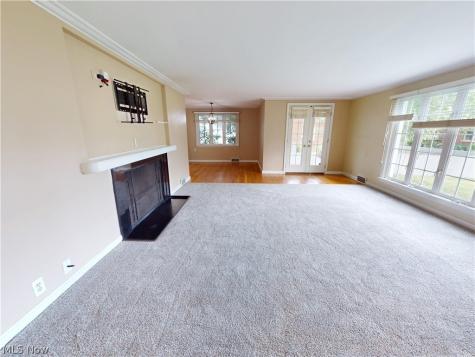 34 E 211th Street Euclid OH 44123