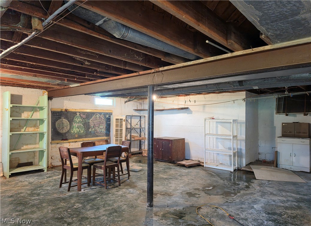 2519 State Route 43 Richmond OH 43944