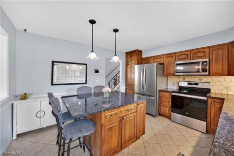 4563 Azalea Lane North Olmsted OH 44070