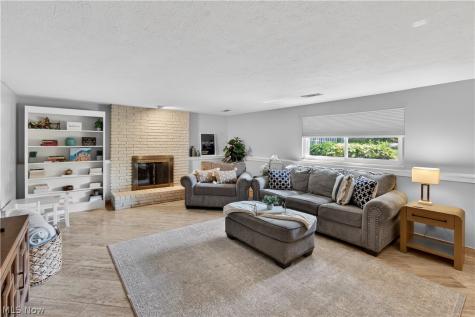 4563 Azalea Lane North Olmsted OH 44070
