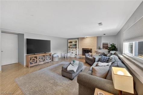 4563 Azalea Lane North Olmsted OH 44070
