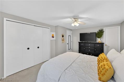 4563 Azalea Lane North Olmsted OH 44070