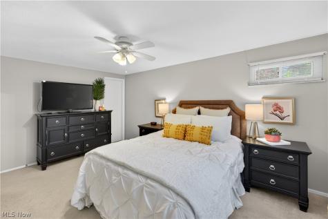 4563 Azalea Lane North Olmsted OH 44070