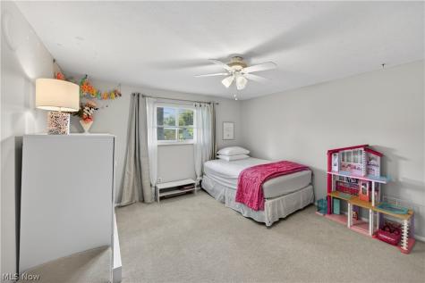 4563 Azalea Lane North Olmsted OH 44070