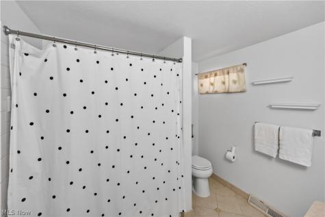 4563 Azalea Lane North Olmsted OH 44070