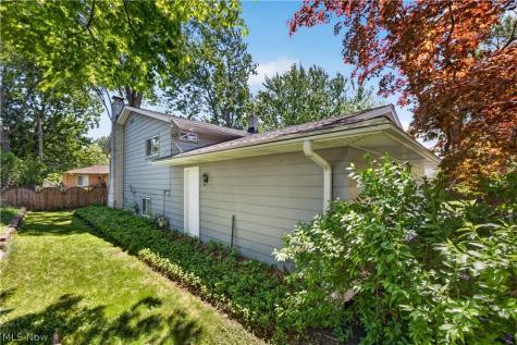 4563 Azalea Lane North Olmsted OH 44070