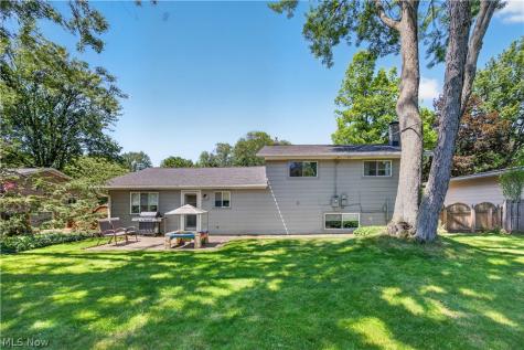 4563 Azalea Lane North Olmsted OH 44070