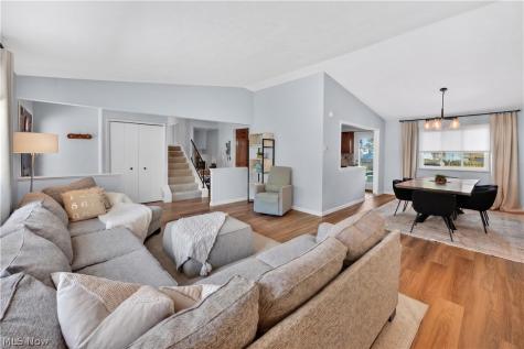 4563 Azalea Lane North Olmsted OH 44070