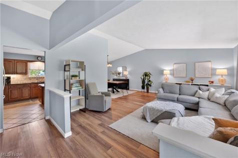 4563 Azalea Lane North Olmsted OH 44070